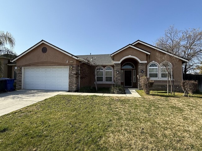 Building Photo - Spacious and Beautiful 4 bedroom luxury ho... Rental