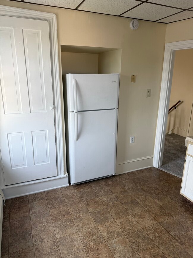 329 Walnut St Unit 329 Walnut St 2nd Fl