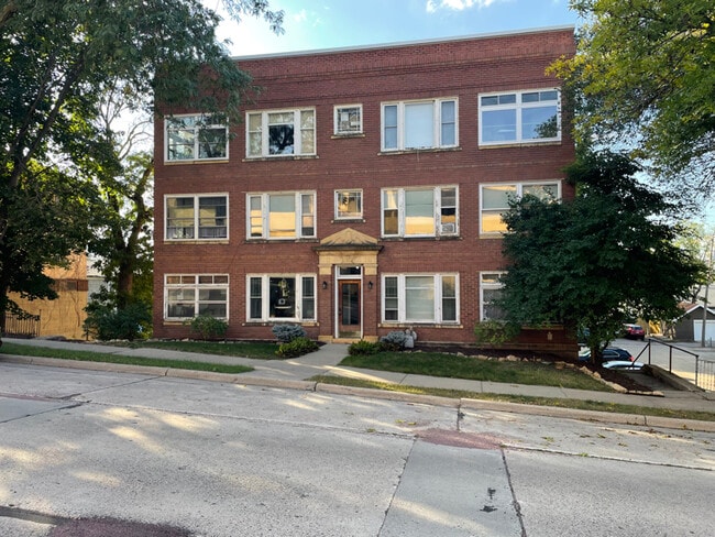 Building Photo - 418 S 4th St Rental