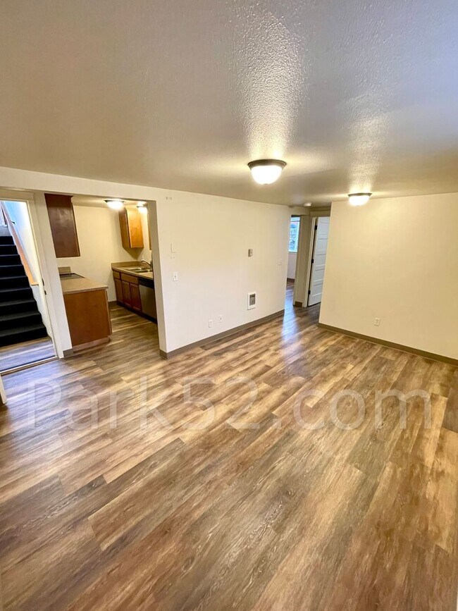 Photo - Tri-Plex in North Tacoma Unidad #C