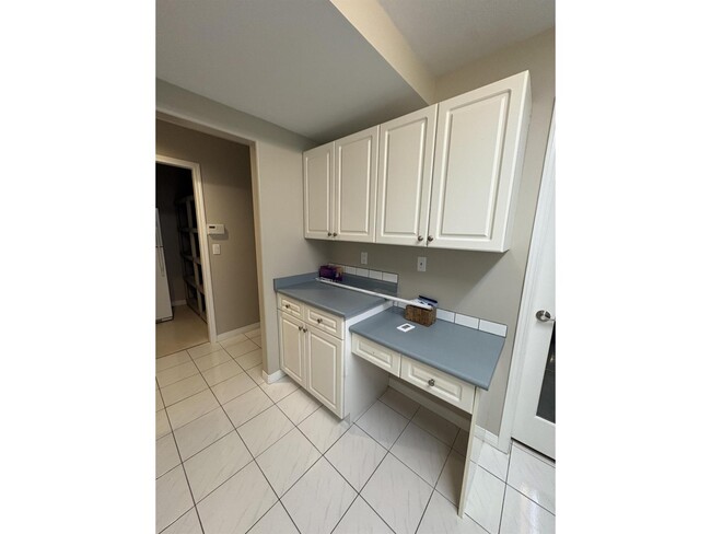 Photo - 15550-15526 26 Ave