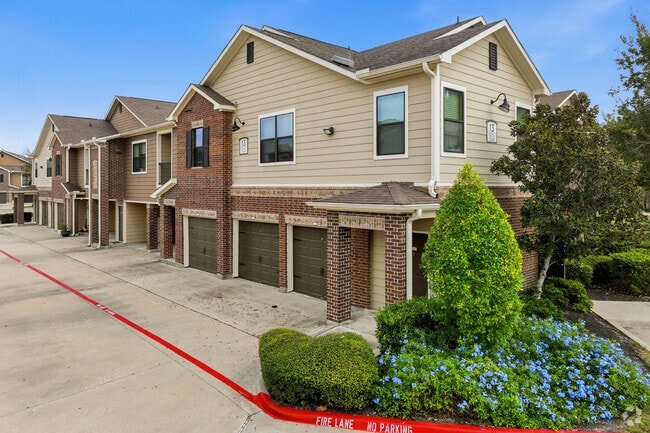 Alternar - Cortland North Haven