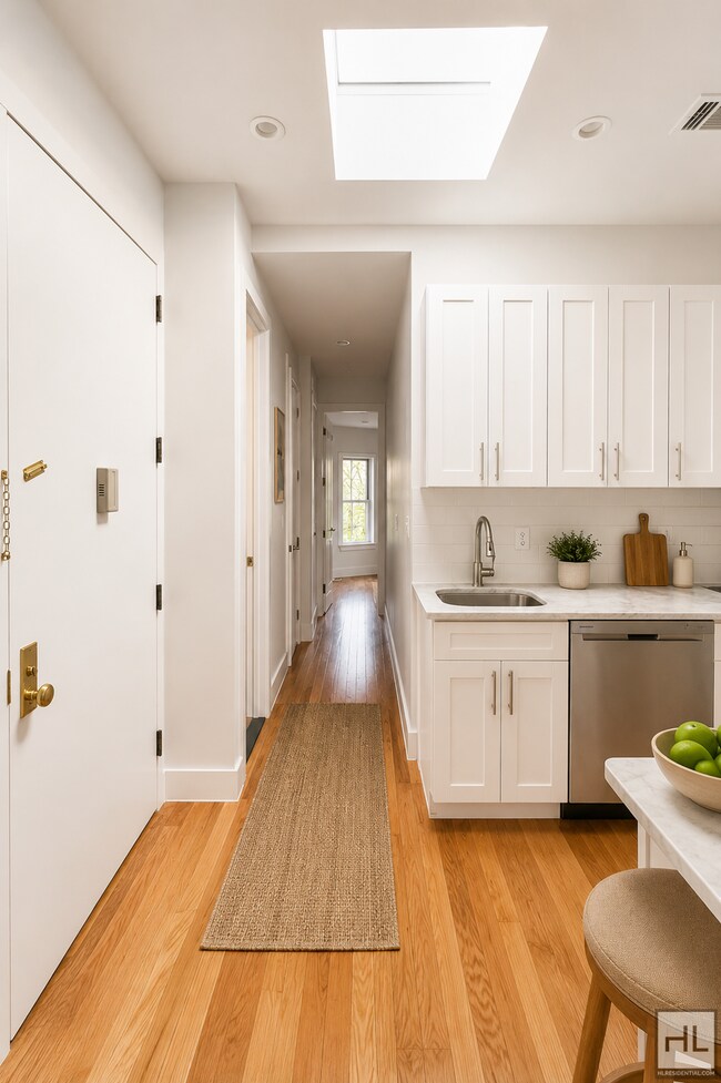 Photo - CROWN HEIGHTS / Amazing Sunlit 3-Bed 2-Bath Unidad 2A