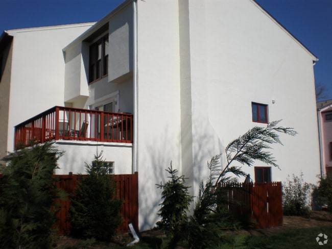 Building Photo - 1904 N Woodley St Unit #2 Rental