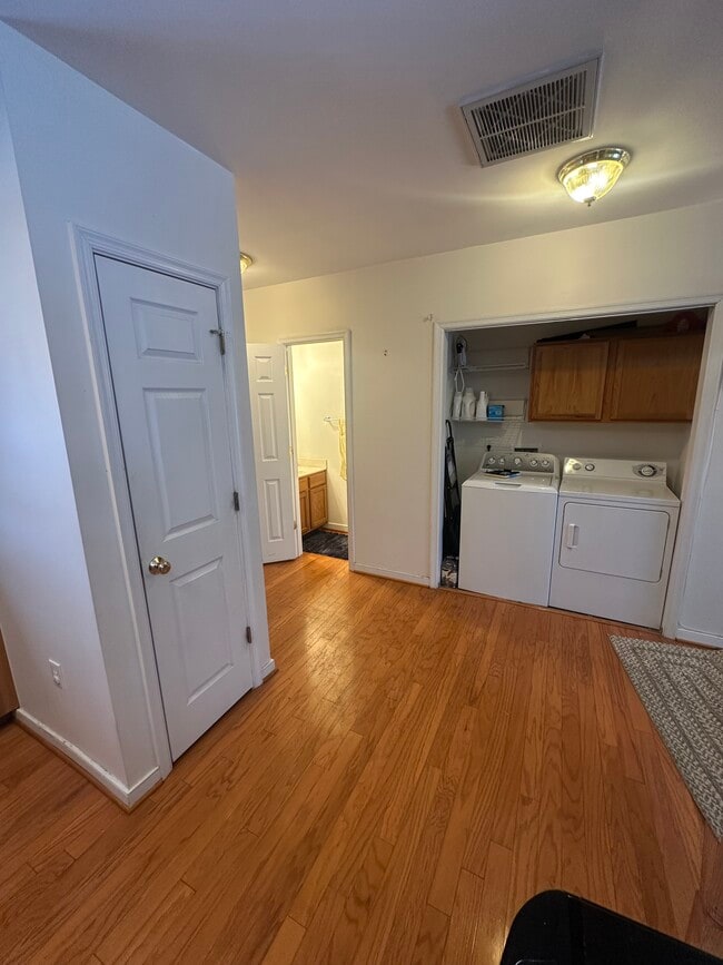 Entry - 4073 Trisha Trl