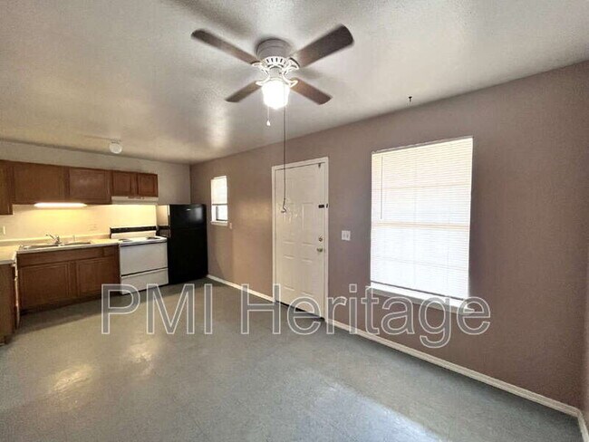 Photo - 809 E Huntsville Ave Unidad Apt 201