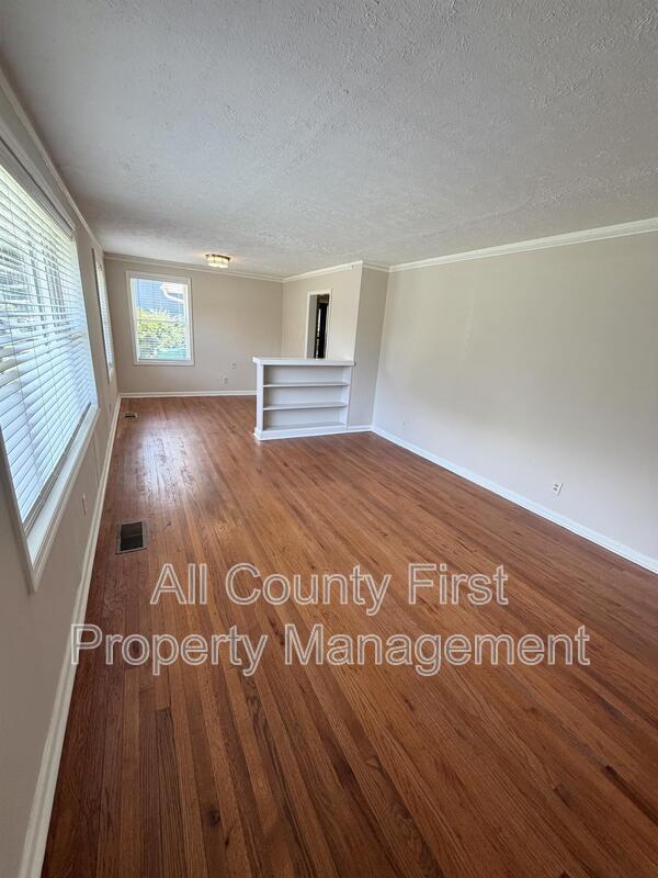 Photo - 2101 Holly Hill Dr