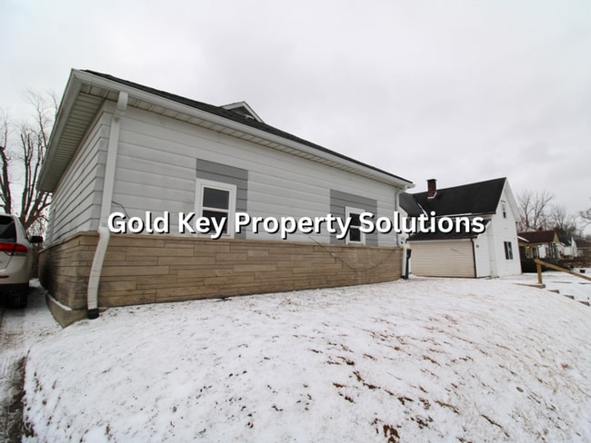 Photo - Updated 2 Bed 1 Bath Home For Rent (Section 8 Approved)