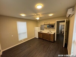 Photo - 242 W Harlan Ave