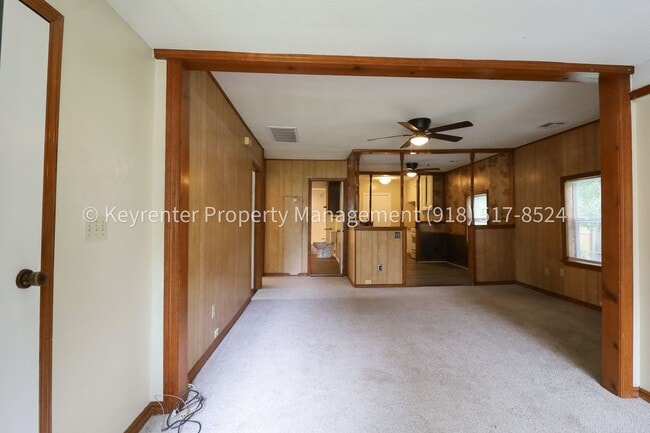 Photo - 2 Bed | 1 Bath | Large Backyard | Tulsa
