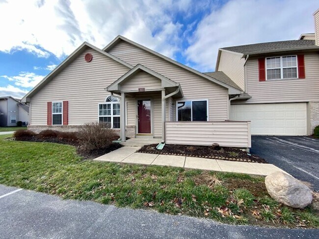 Photo - Great 3 Bedroom 2 Bathroom Large End Unit ...