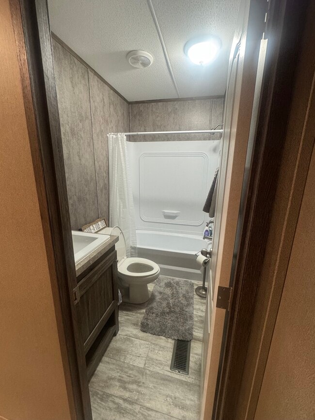 Photo - 8220 Pinecrest Dr