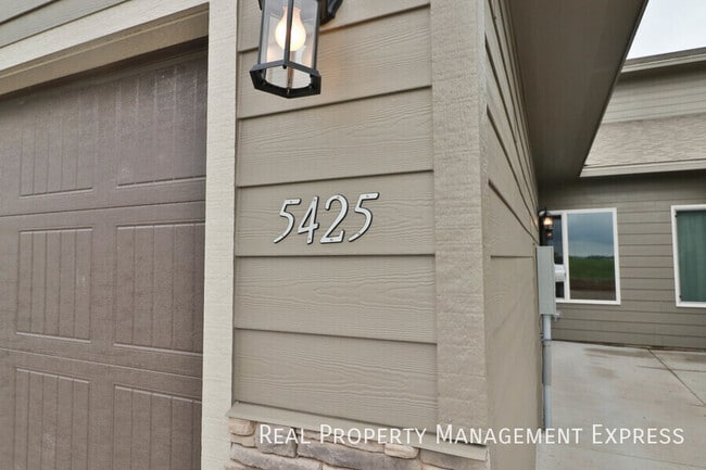 Photo - 5425 Seville Pl