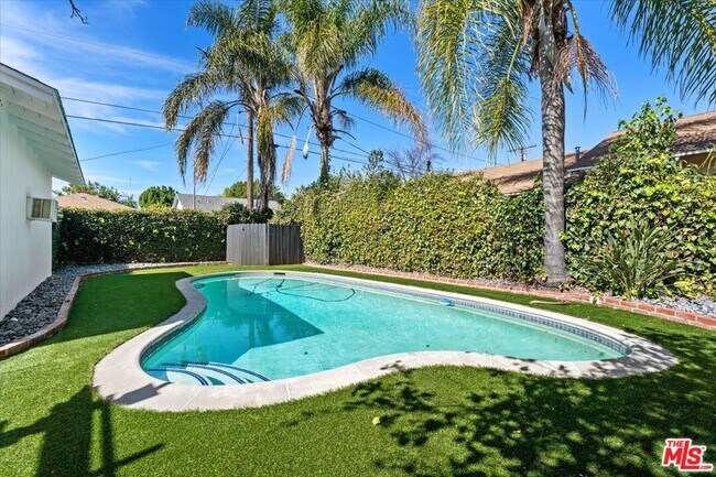 Photo - 12423 Martha St