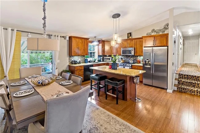 23 Longwood Ave
