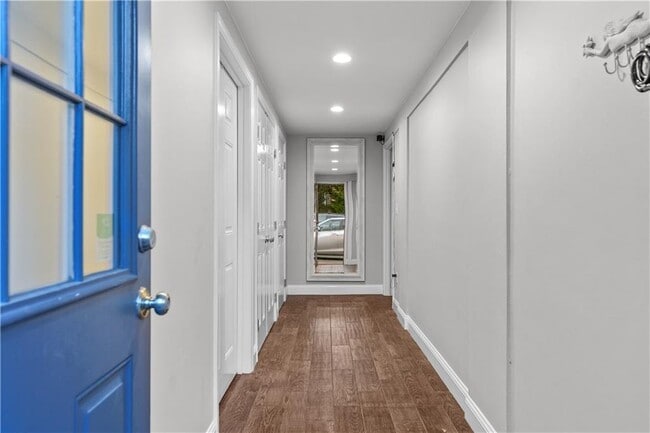 Photo - 16 Shields St Unit 2