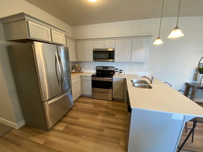 Photo - Lakefront at Vineyard Town Center Condo