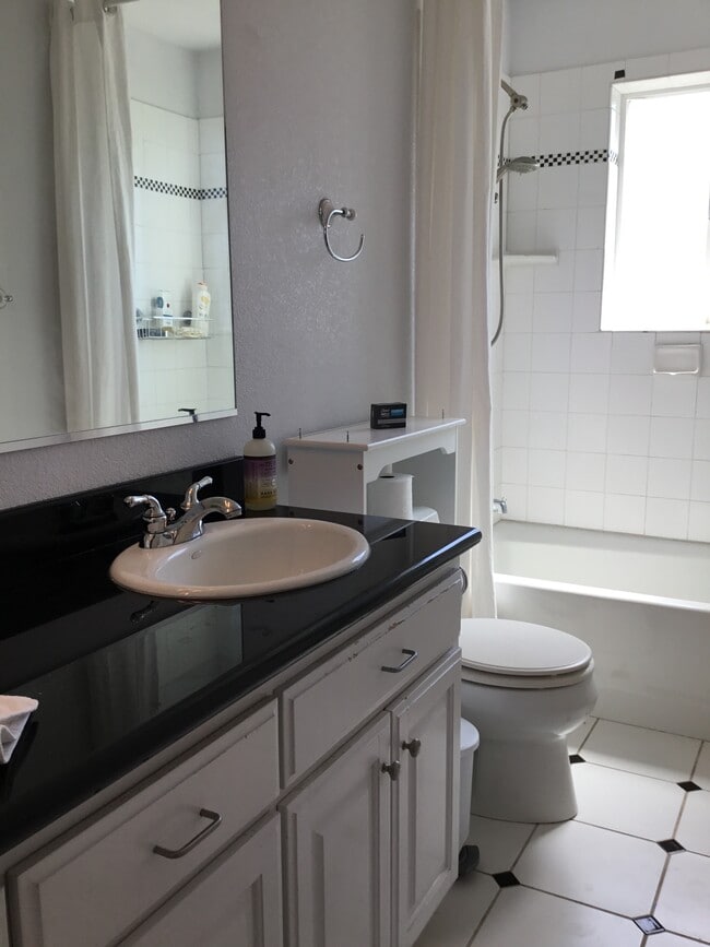 Photo - 10872 Skyview Dr Unit A