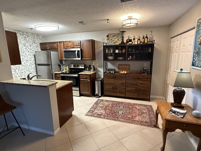 Building Photo - 10263 Gandy Blvd N Unit 2103