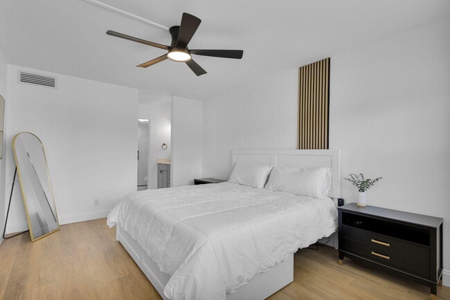 Photo - 12911 Briarlake Dr Unit 103