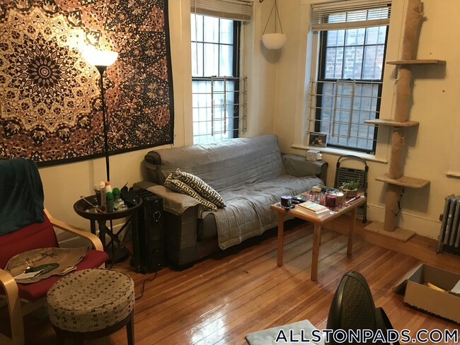 Building Photo - 1412 Commonwealth Ave Rental