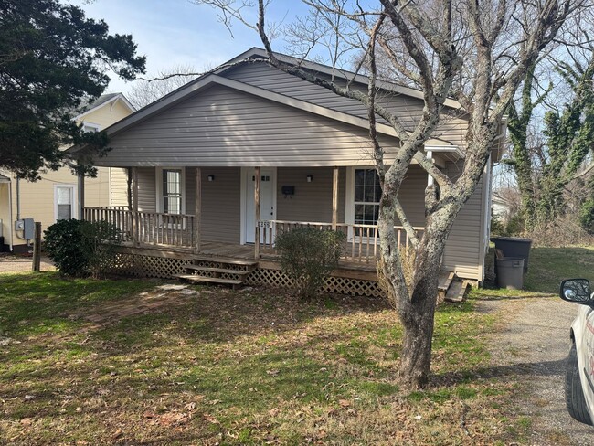 5th Street - 3BR / 1BA - 5th Street - 3BR / 1BA House