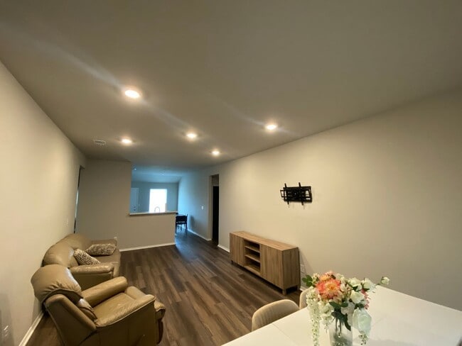 Photo - 5412 Mariposa Grv Dr