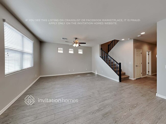 Photo - 5735 W Illini St