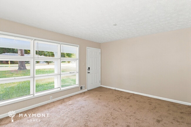 Photo - 310 Sunset Dr