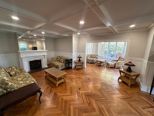 Photo - 1 Arborway