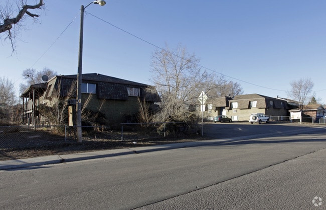 Photo - 1710-1730 W 55th Ave