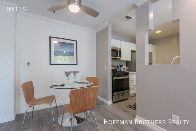 11473 Riverside Dr Unit 308