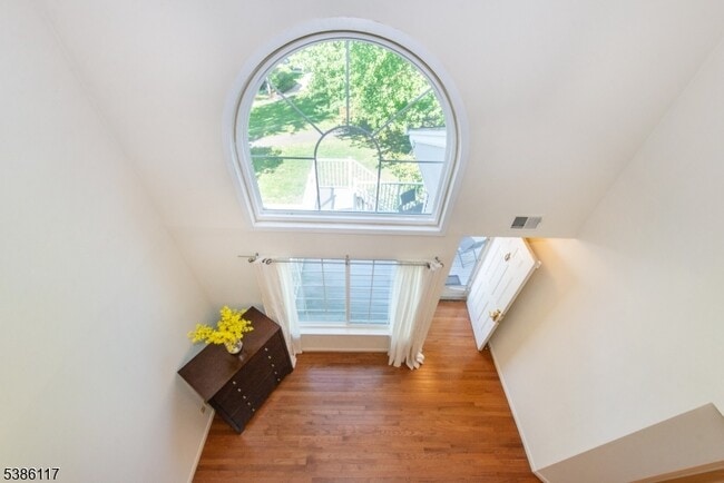 Building Photo - 38 Crestmont Rd Rental