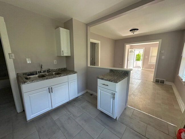 Photo - 4167 Isabelle St