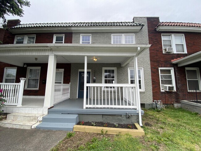 Photo - 1728 Paxton St House