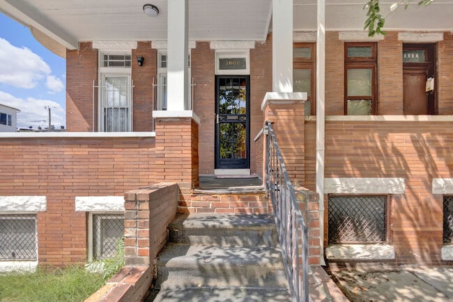Building Photo - 1600 Appleton St Rental