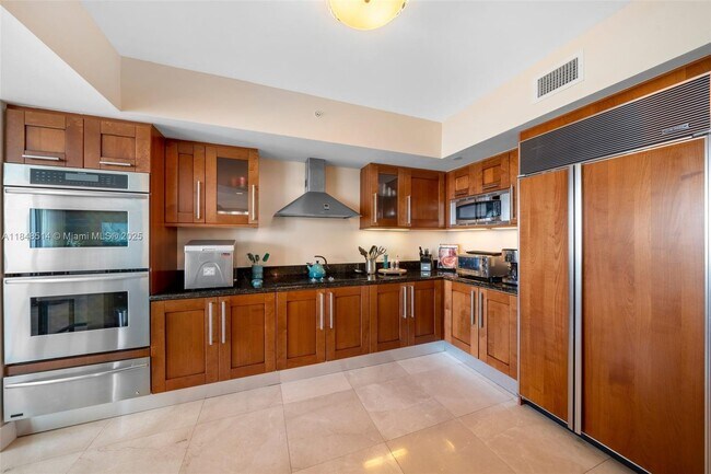 Building Photo - 3301 NE 183rd St Unit 1104 Rental