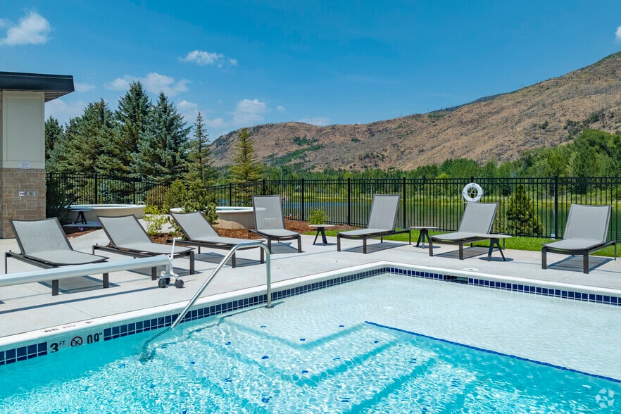 Lakefront Pool
