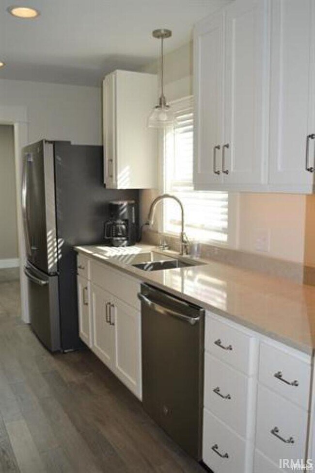 Photo - 124 N Bryan Ave