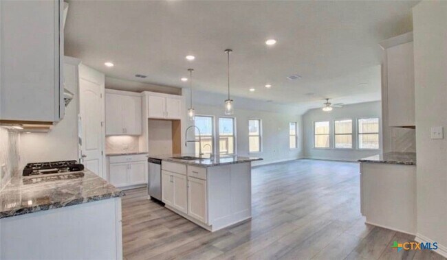 Photo - 1636 Seekat Dr Casa