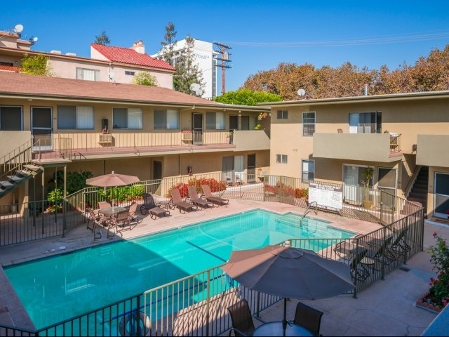 Sherman Oaks Riviera - Sherman Oaks Riviera Apartments