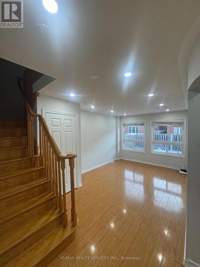 Photo - 74 Severin St