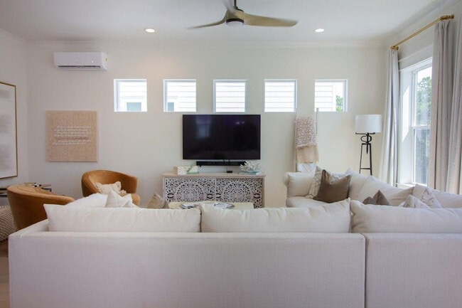 Building Photo - 141 Valdare Ln Unit ID1447160P