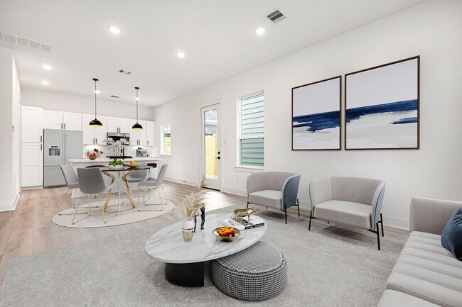 Photo - 747 Dumble St