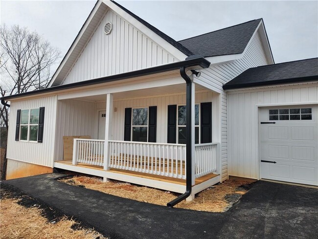 Photo - 240 Grand Oak Ln