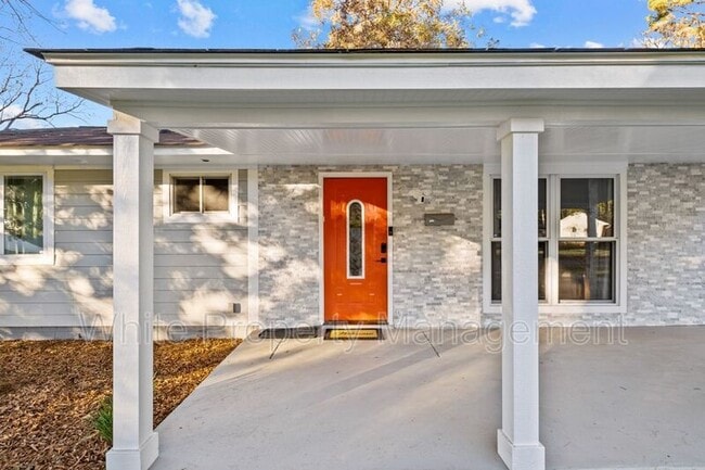 Photo - 2620 Englehardt St