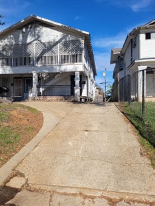 2 Bedroom 1 Bath Upstairs Unit Available i... - 2 Bedroom 1 Bath Upstairs Unit Available i... Casa