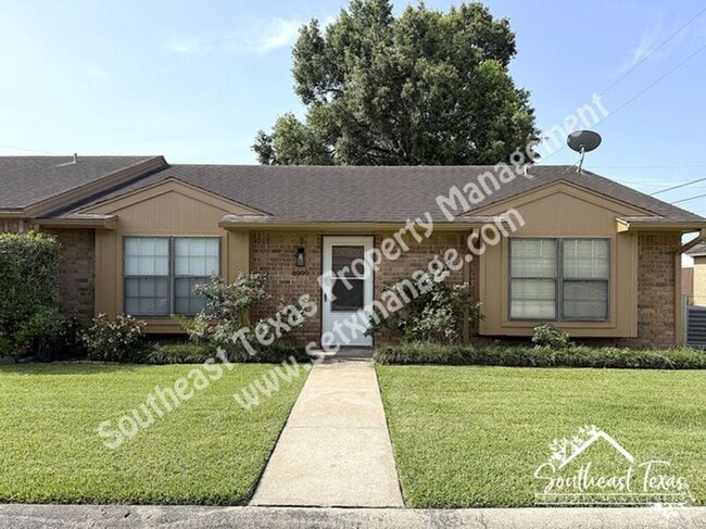 Building Photo - 1099 Sunmeadow Dr