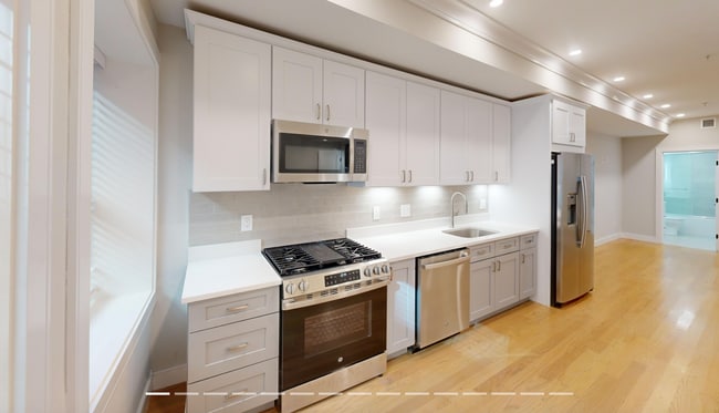 Building Photo - 230 Tremont St Unit 1 Rental