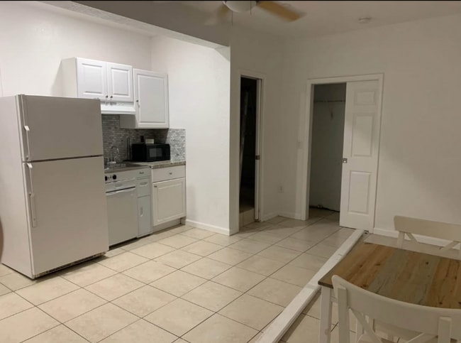 Photo - 973 NW 9th Ct